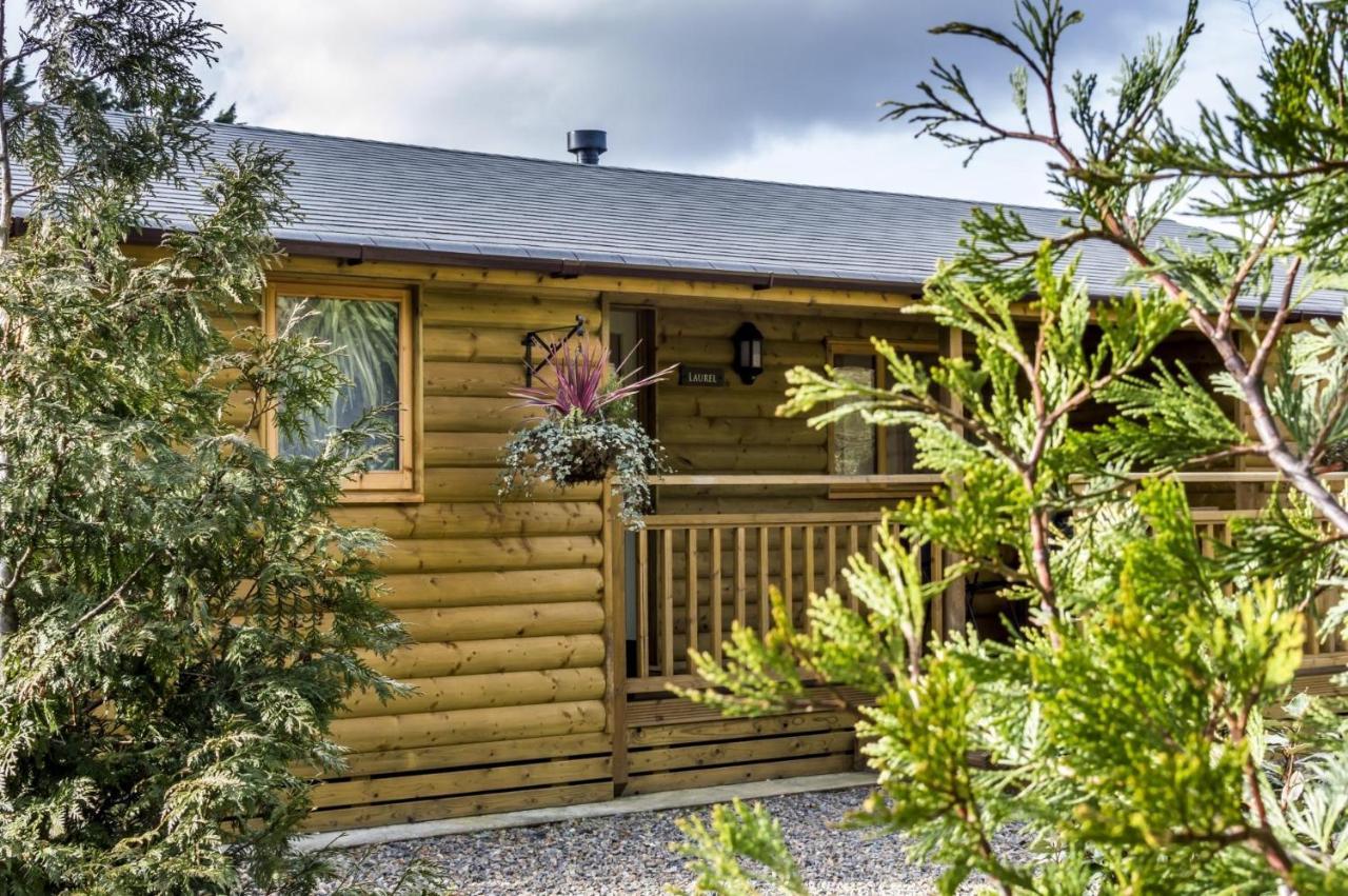 Fern Lodge - 2 Bedroom Log Cabin - Saint Florence - Tenby Extérieur photo