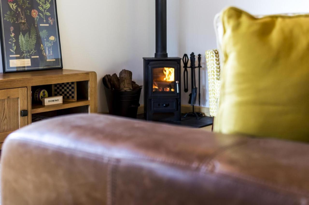 Fern Lodge - 2 Bedroom Log Cabin - Saint Florence - Tenby Extérieur photo