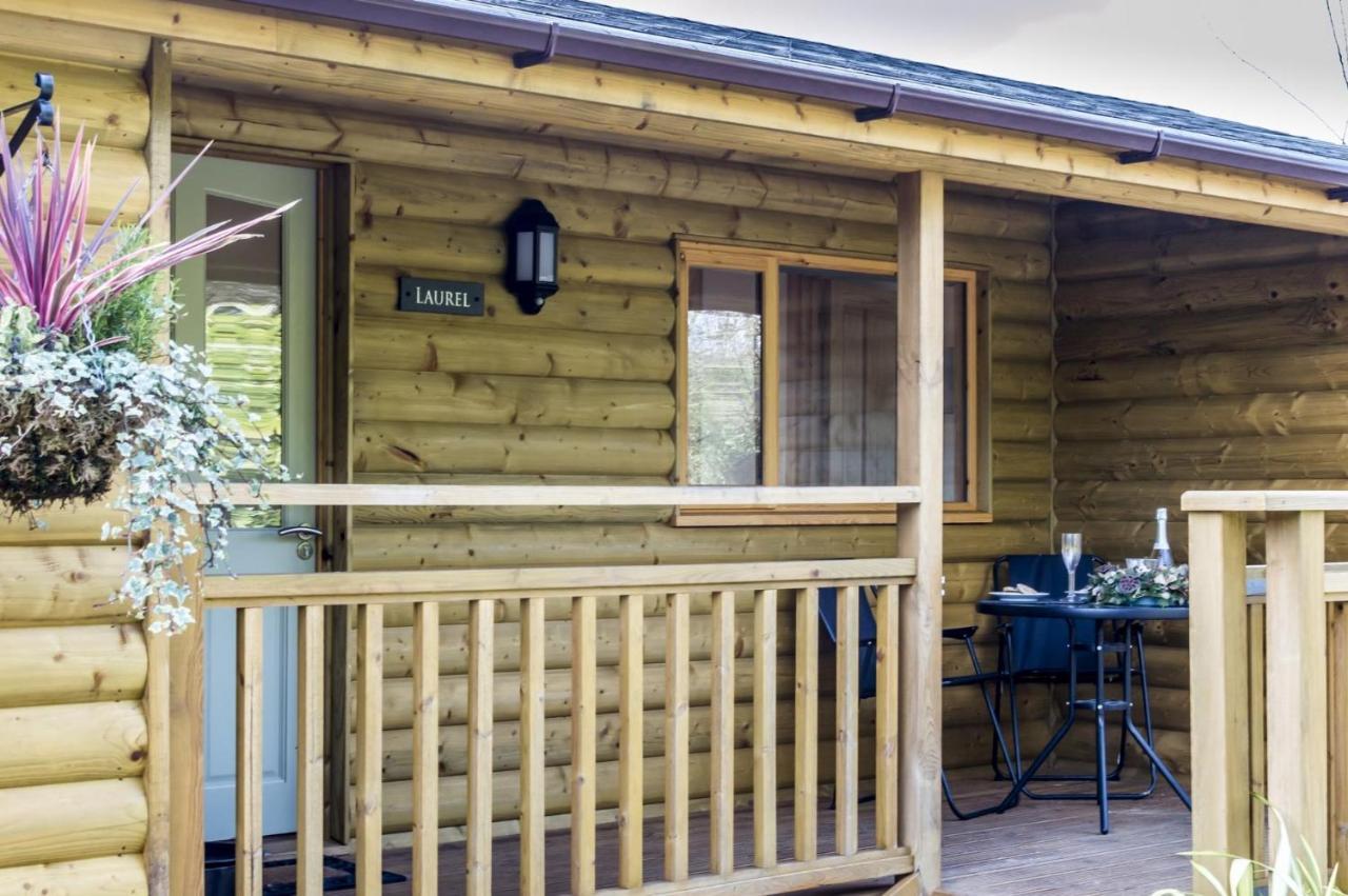 Fern Lodge - 2 Bedroom Log Cabin - Saint Florence - Tenby Extérieur photo